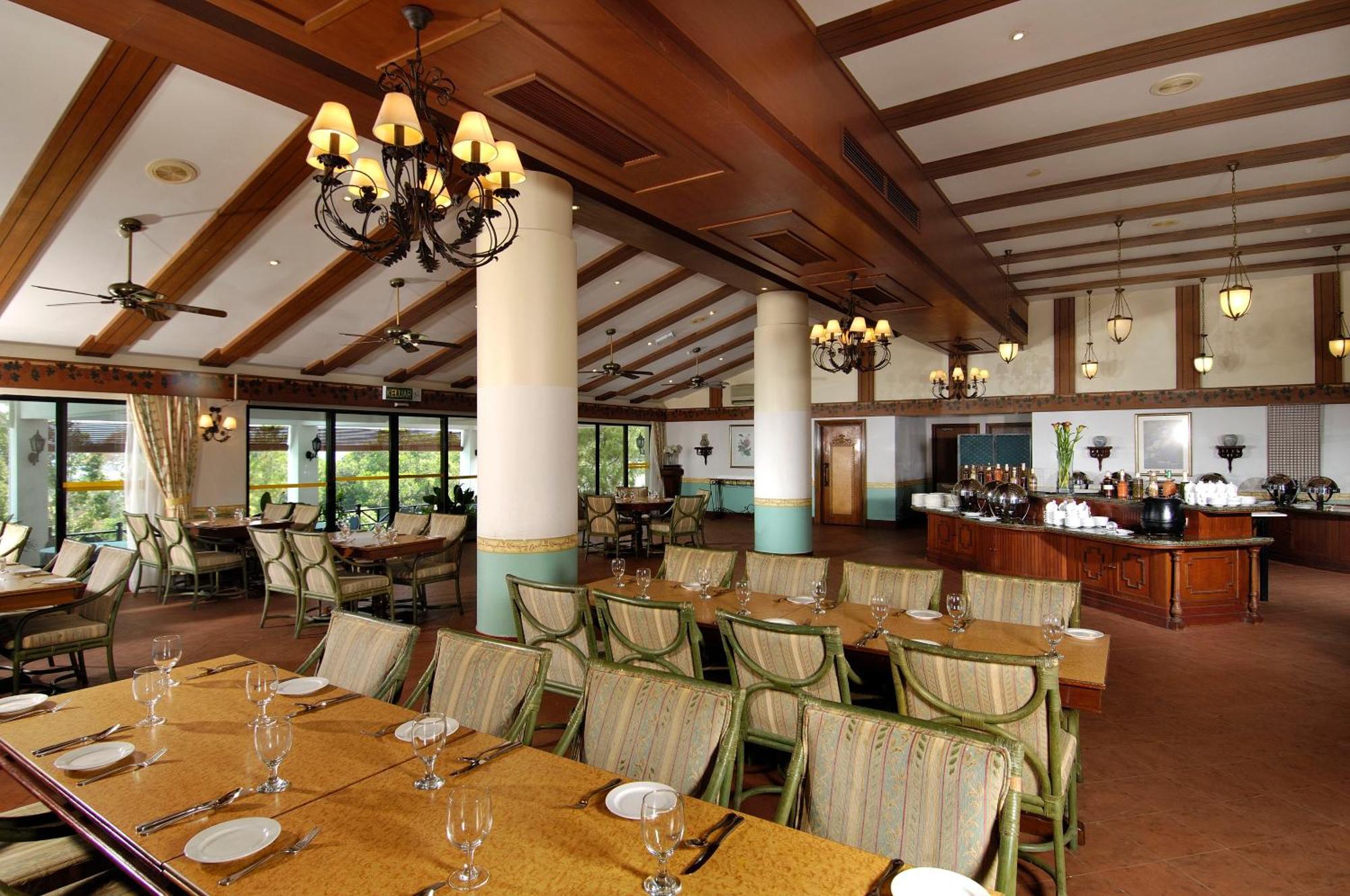 Hotel Berjaya Hills Golf & Country Club à Bukittinggi Extérieur photo