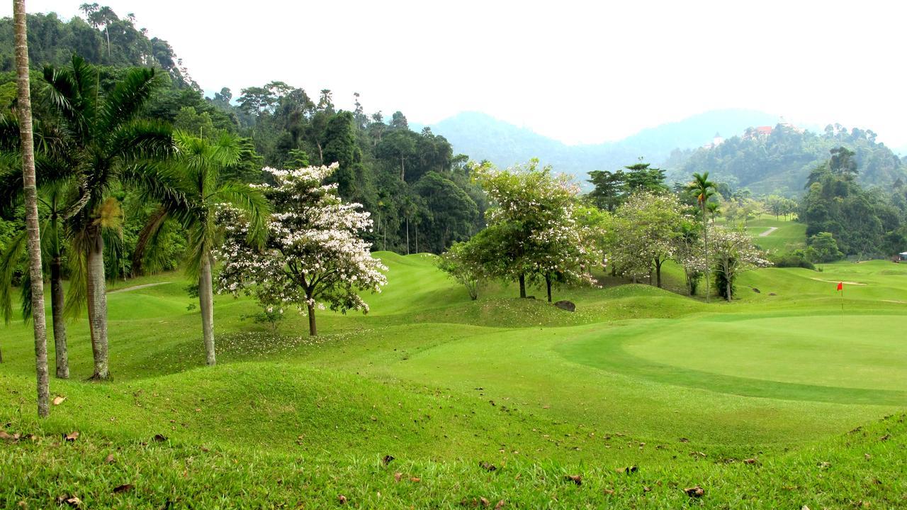 Hotel Berjaya Hills Golf & Country Club à Bukittinggi Extérieur photo