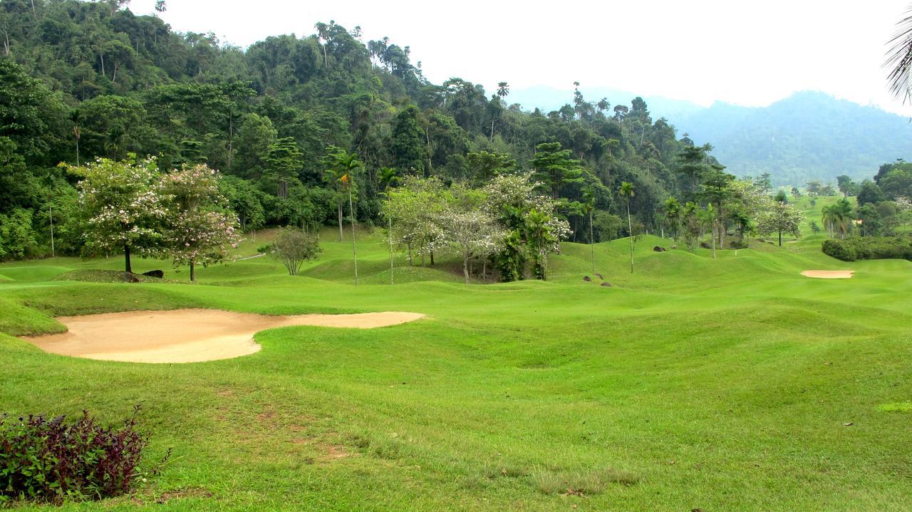 Hotel Berjaya Hills Golf & Country Club à Bukittinggi Extérieur photo